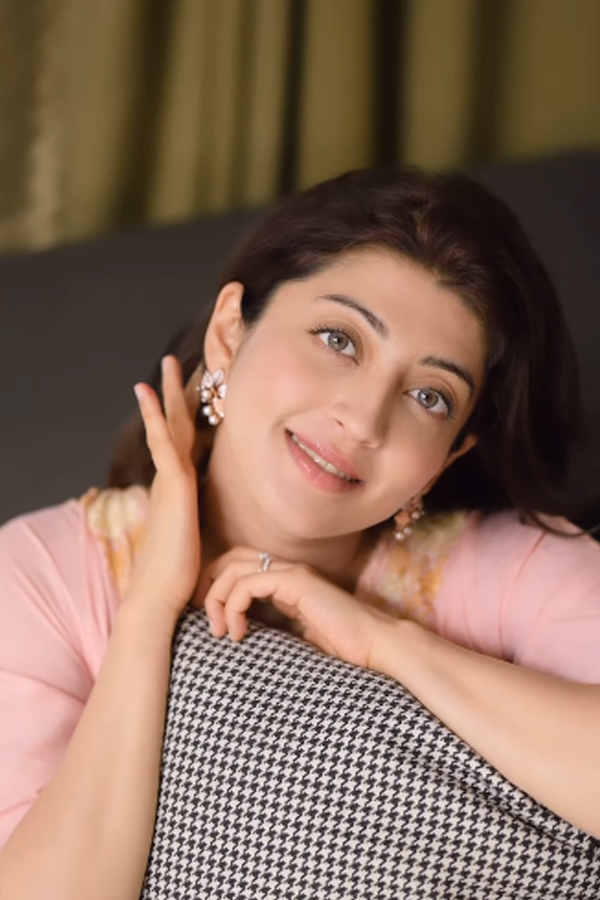 Pranita-Subhash-10.jpg 11