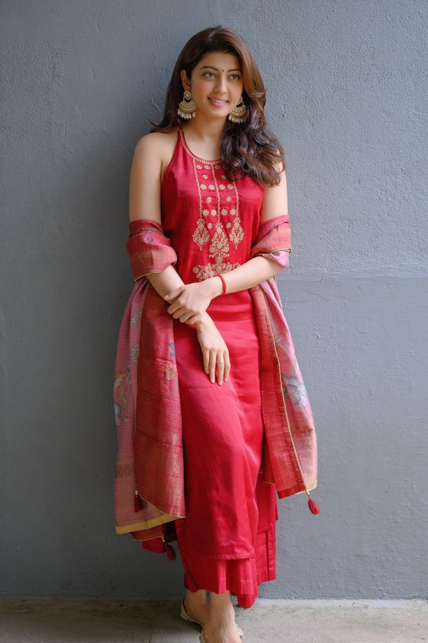 Pranita-Subhash-8.jpg 9