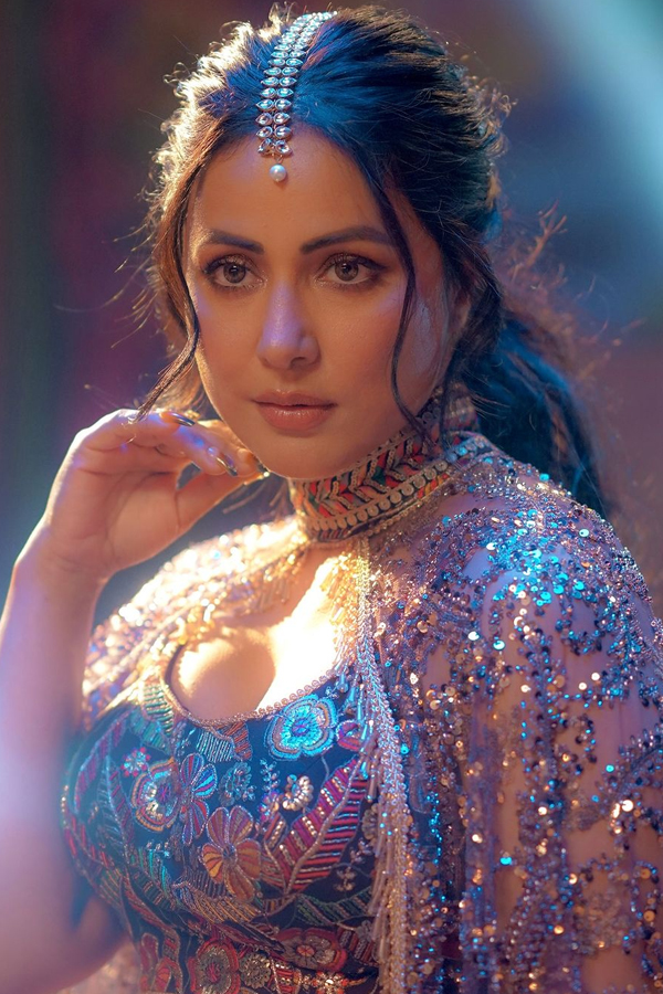Hina-Khan-2.jpg 3