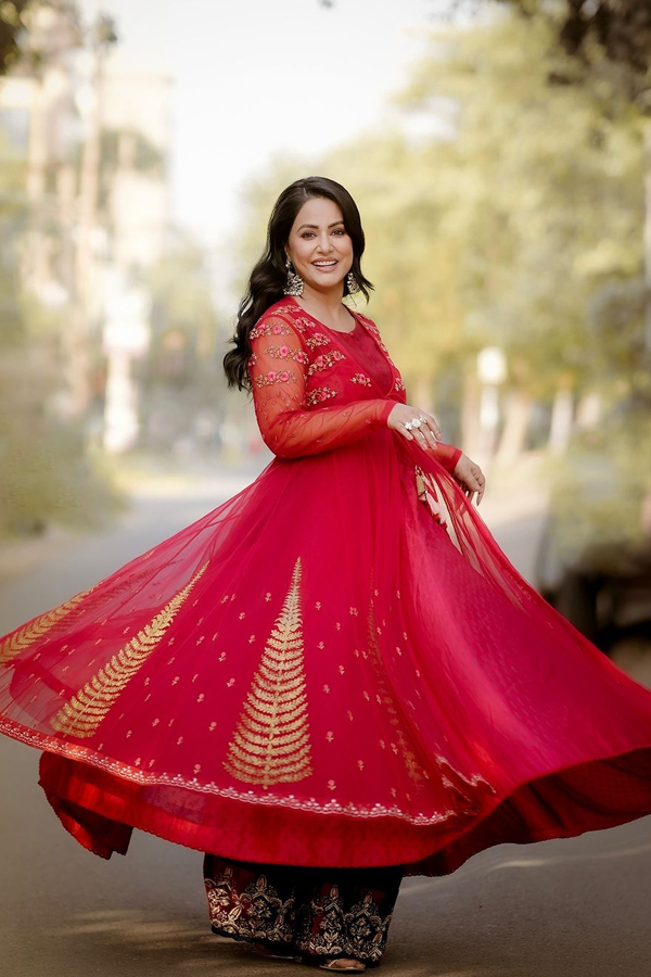 Hina-Khan-5.jpg 6