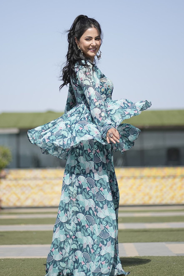 Hina-Khan-6.jpg 7