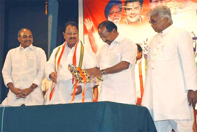 Senior_20congress_20leader_20dharmapuri_20srinivas_20rare_20photos_12.jpg 12