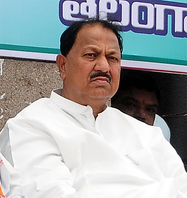 Senior_20congress_20leader_20dharmapuri_20srinivas_20rare_20photos_26.jpg 25