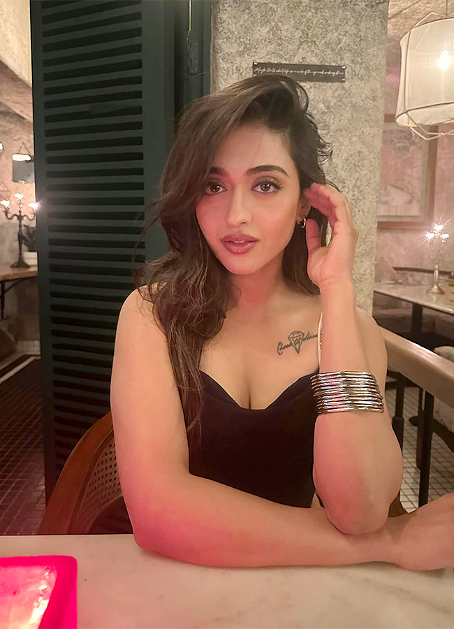Actress_20Gayatri_20Bhardwaj_20Hot_20Photos__20_2811_29.jpg 11