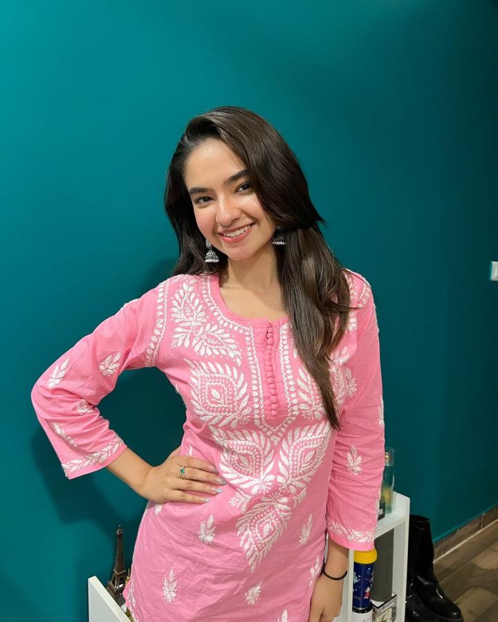 Anushka-Sen-02.jpg 3