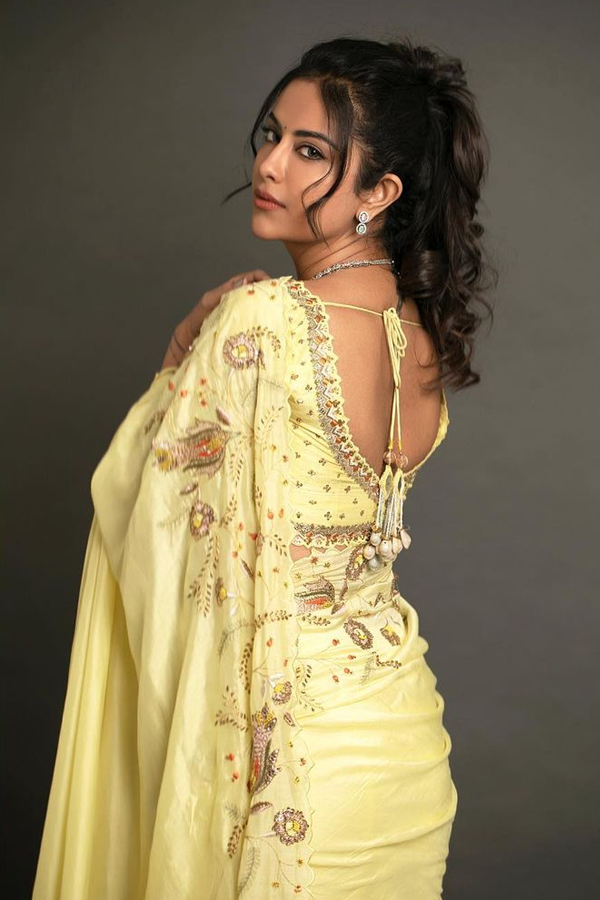 Avika-Gor-24_0.jpg 24