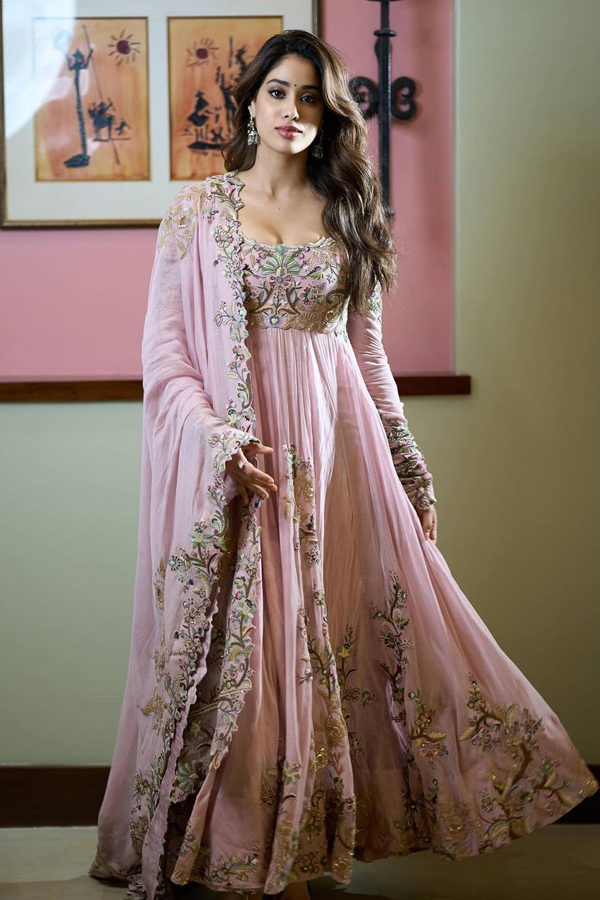 Janhvi-Kapoor-7.jpg 8