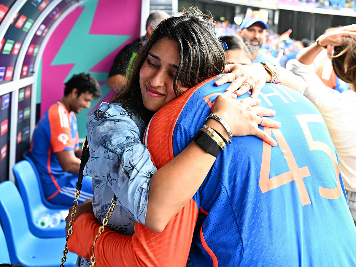 india_20wins_20t20_20world_20cup_20indian_20players_20emotional_20moments_20photos_12.jpg 12