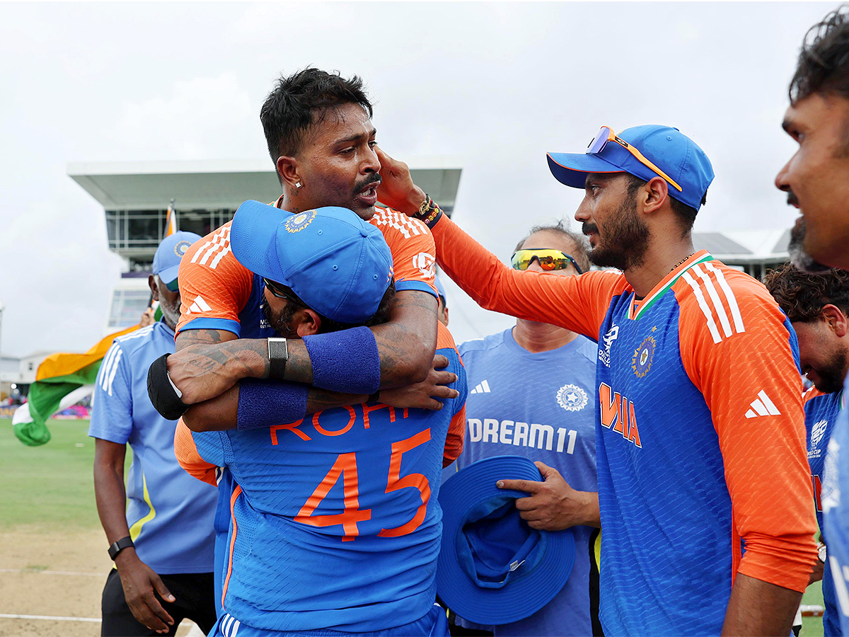 india_20wins_20t20_20world_20cup_20indian_20players_20emotional_20moments_20photos_15.jpg 15