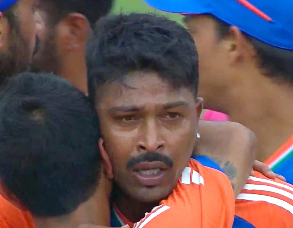 india_20wins_20t20_20world_20cup_20indian_20players_20emotional_20moments_20photos_8.jpg 8