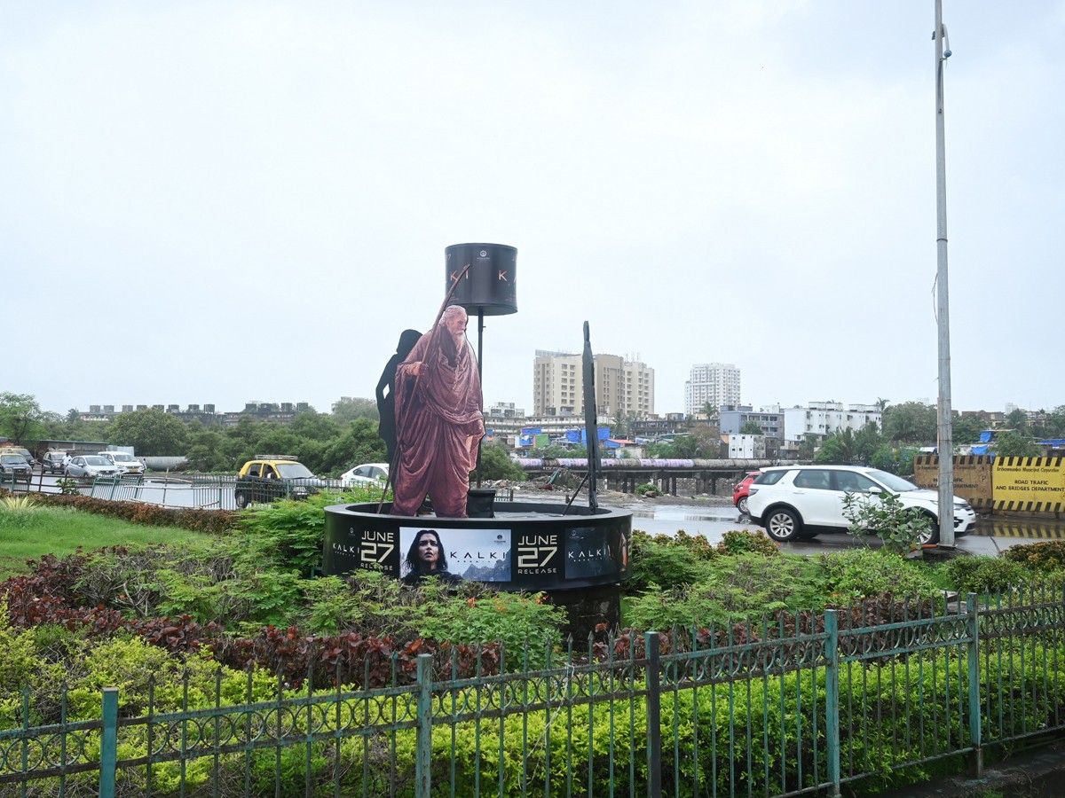 Amitabh-Bachchan_Kalki-2898AD-2.jpg 5