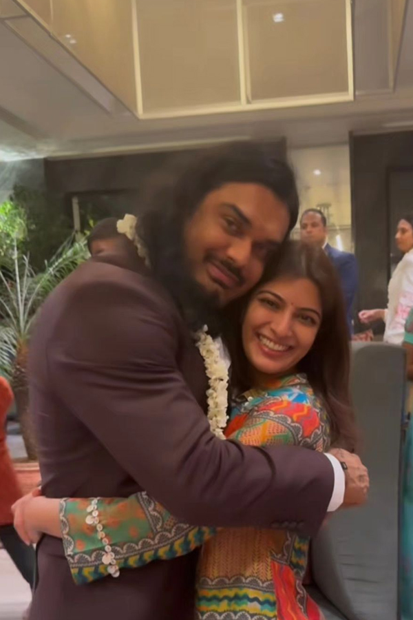 Varalaxmi-Sarathkumar-4_0.jpg 5