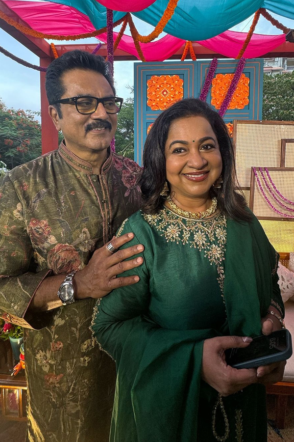 Varalaxmi-Sarathkumar-6_0.jpg 7