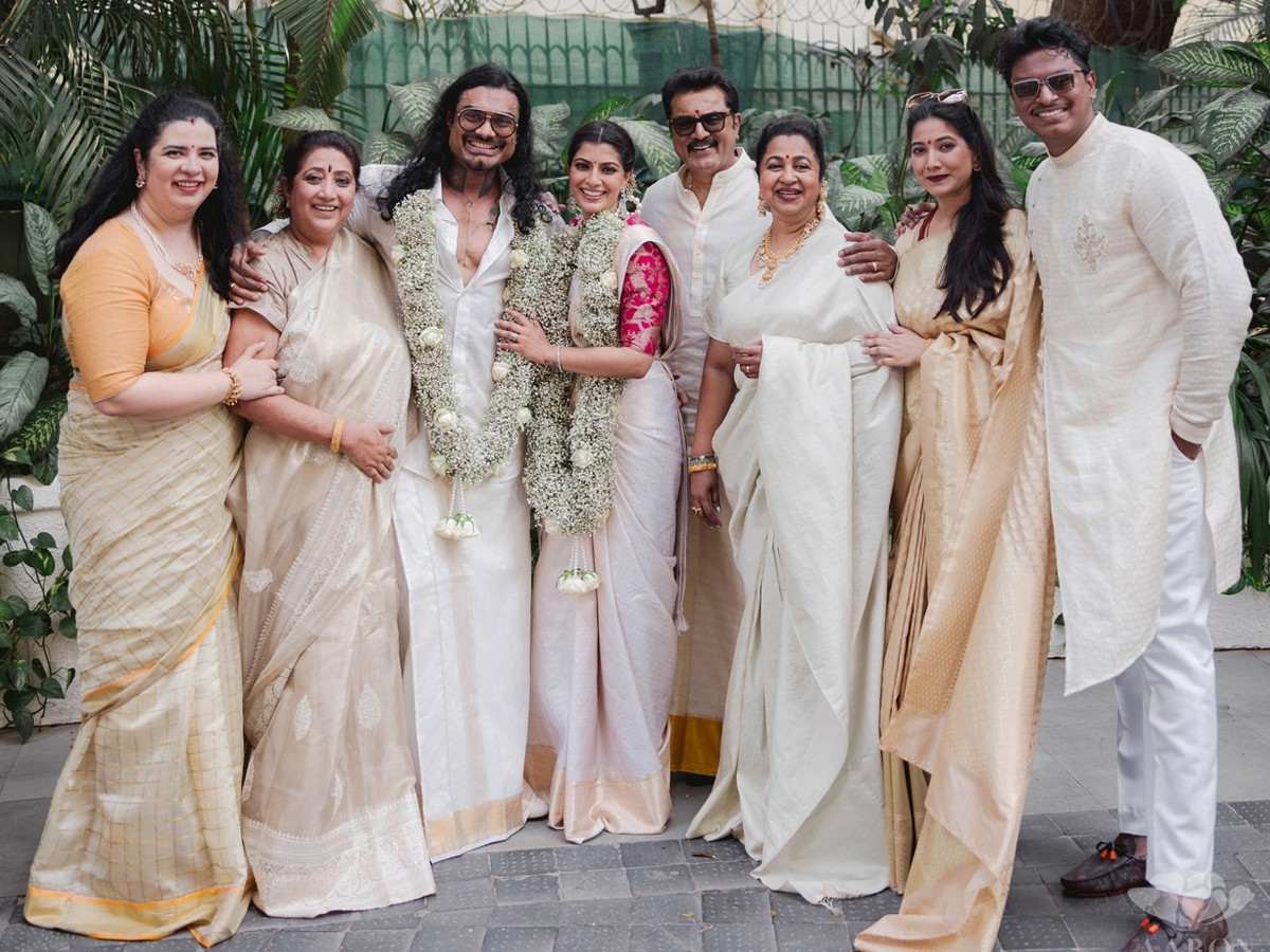 Varalaxmi-Sarathkumar-9.jpg 10