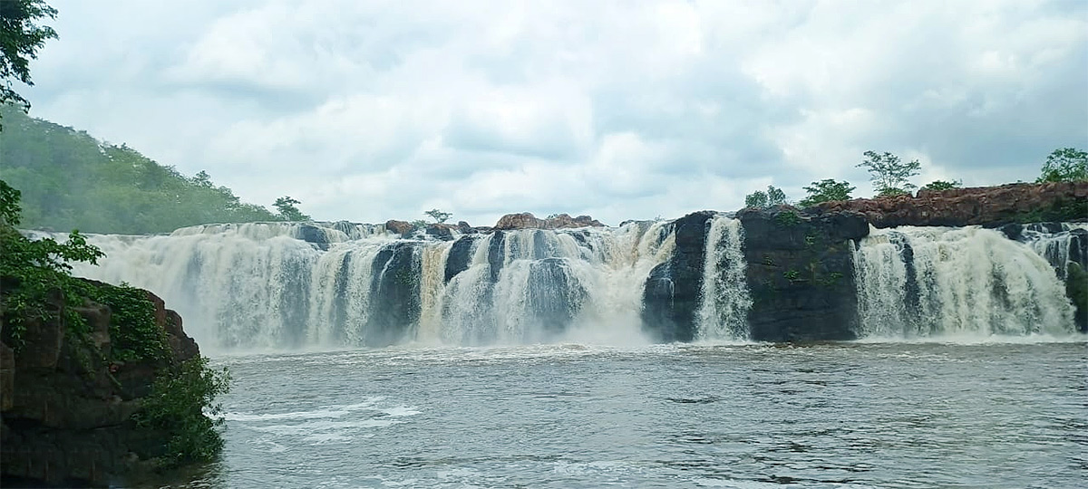 Bogatha_20Waterfall_20Photos_2.jpg 2