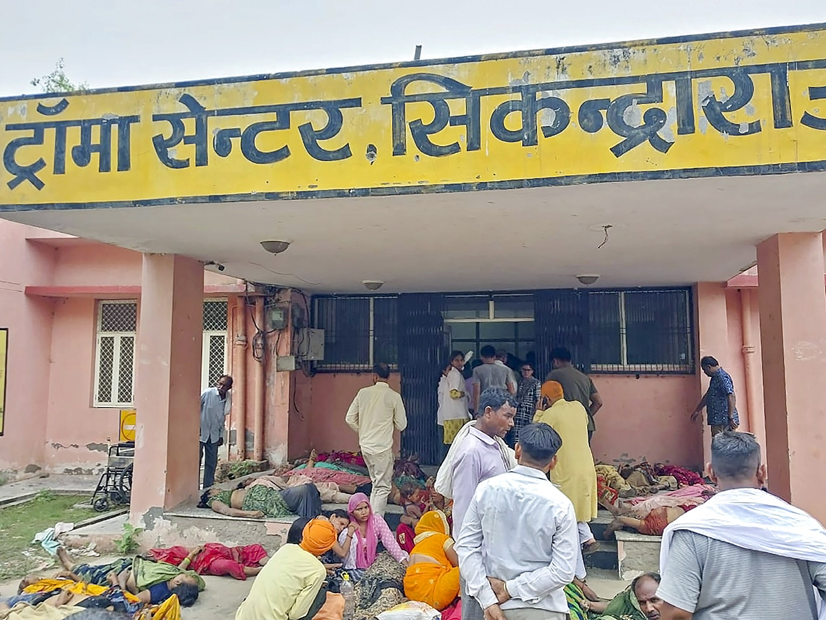 Dozens_20killed_20in_20stampede_20at_20India_20religious_20event_20Photos_20_289_29.jpg 9
