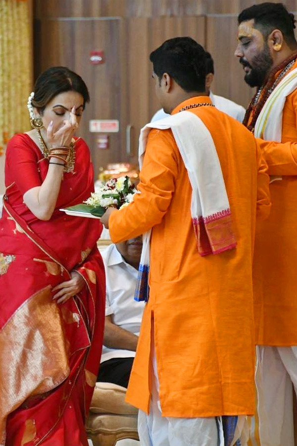 Mass_20wedding_20held_20for_20over_2050_20underprivileged_20couples_20ahead_20of_20Anant_20Ambani_20And_20Radhika_20Merchant_20wedding_20Photos_20_286_29.jpg 7