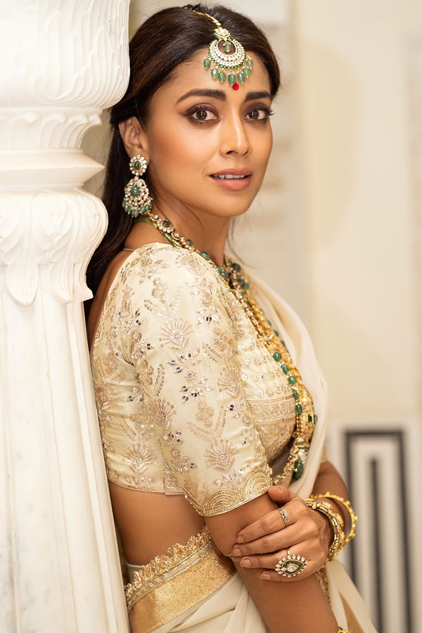 Shriya-Saran-12.jpg 13