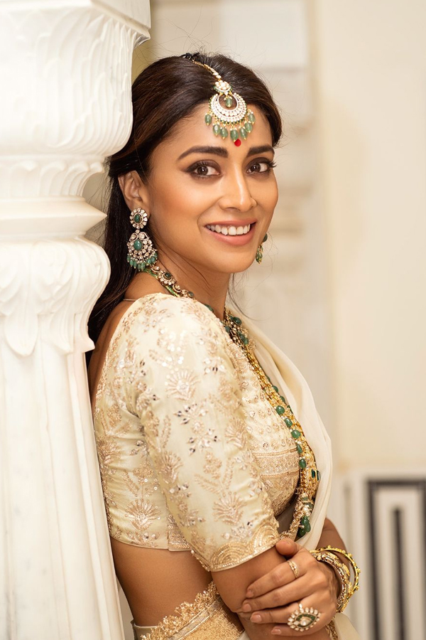 Shriya-Saran-13.jpg 14
