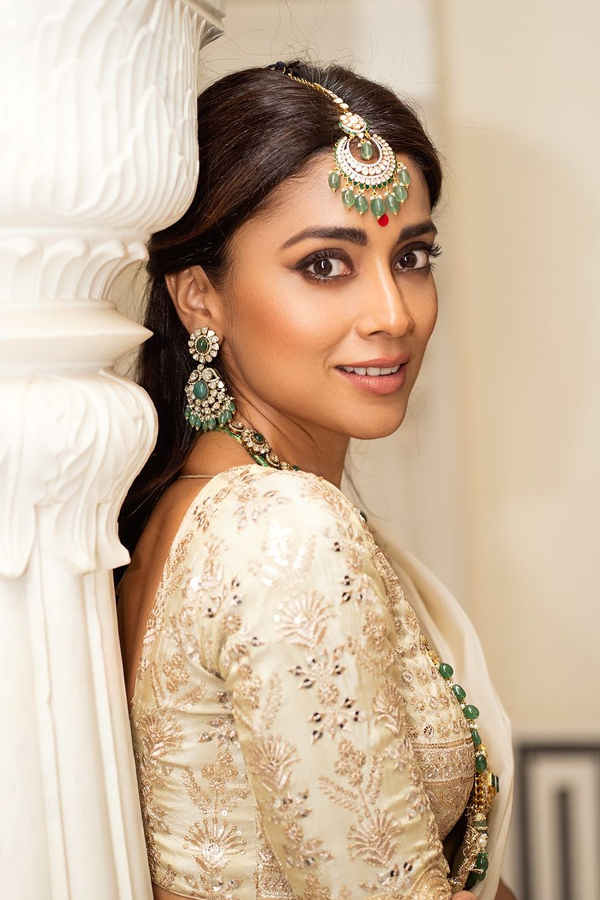 Shriya-Saran-7.jpg 8