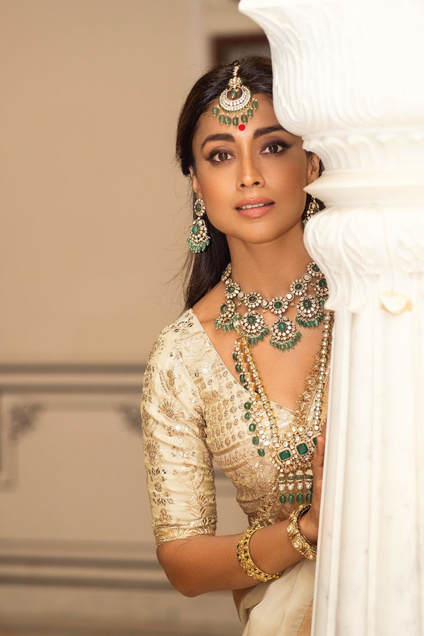 Shriya-Saran-8.jpg 9