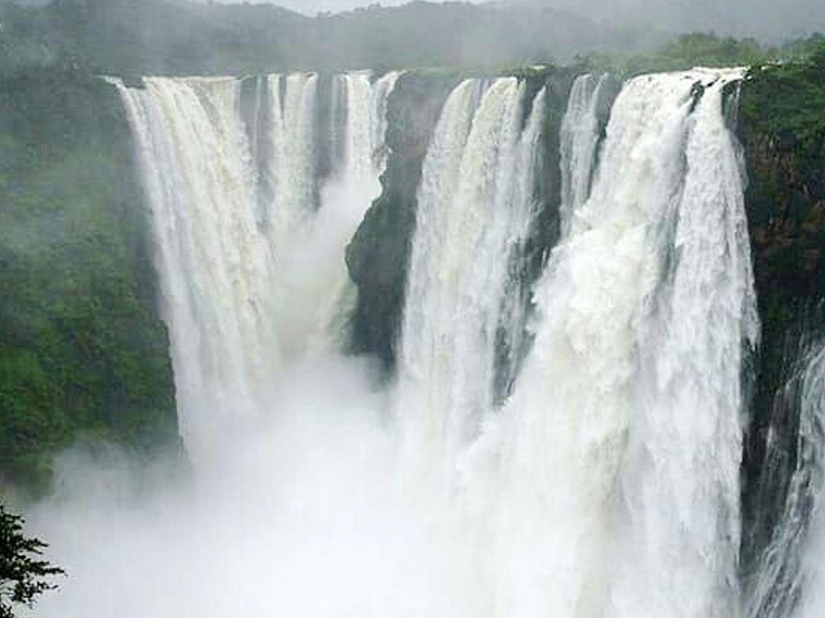 1.Kunchikal-Waterfalls.jpg 2