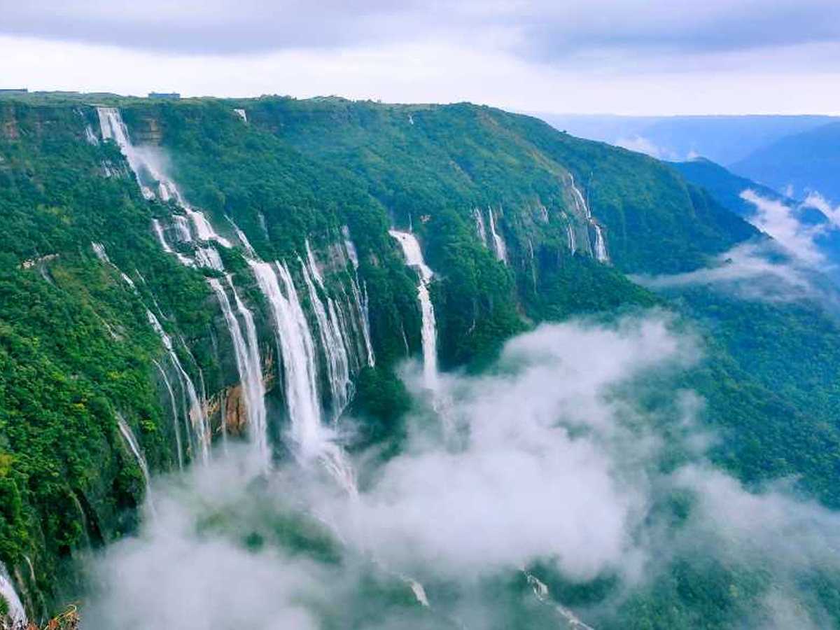 4.Nohsngithiang-Falls_Mawsmai-Falls.jpg 5
