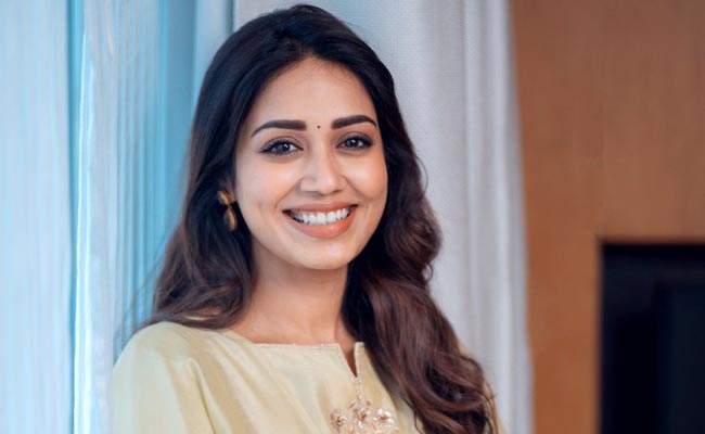 Nivetha-Pethuraj.jpg