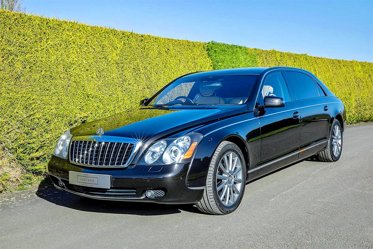 significant-testament-to-ambani-extravagant-lifestyle-is-his-remarkable-car-collection_-_2810_29.jpg 10