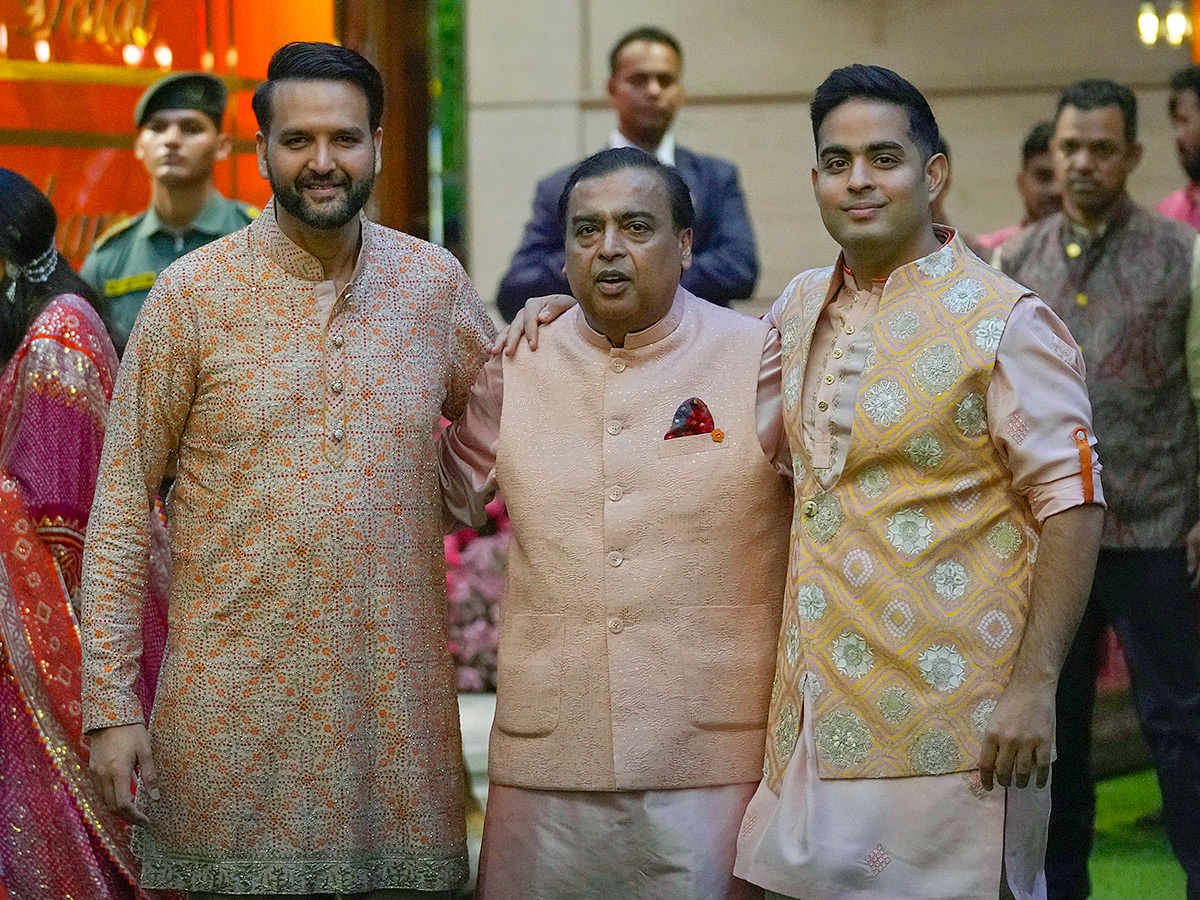 Anant_20Ambani_20And_20Radhika_20Merchants_20Mameru_20Ceremony_20Photos__20_2810_29.jpg 10