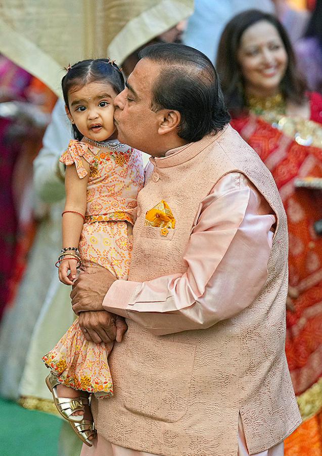 Anant_20Ambani_20And_20Radhika_20Merchants_20Mameru_20Ceremony_20Photos__20_2815_29.jpg 15