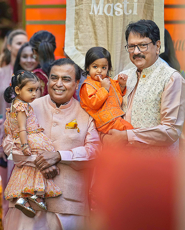 Anant_20Ambani_20And_20Radhika_20Merchants_20Mameru_20Ceremony_20Photos__20_2816_29.jpg 16