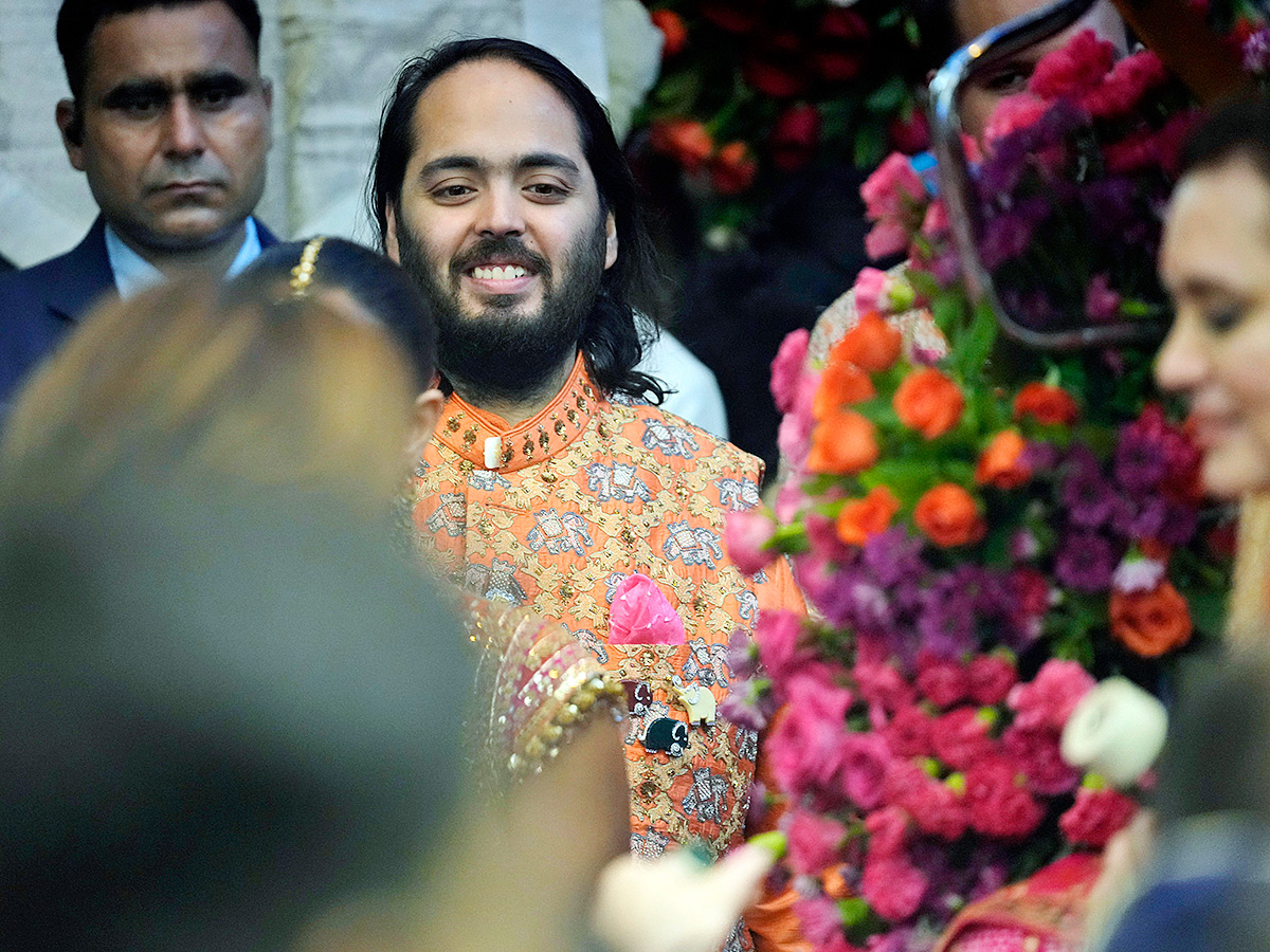 Anant_20Ambani_20And_20Radhika_20Merchants_20Mameru_20Ceremony_20Photos__20_289_29.jpg 9