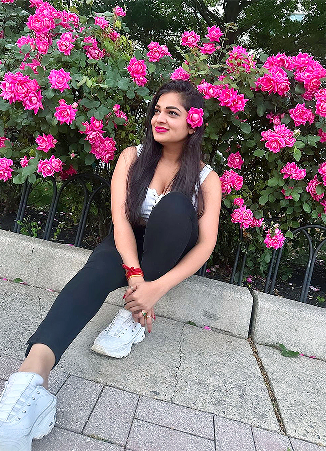 Biggbosstelugu-beauty-AshwiniSri_20_2811_29_1.jpg 7
