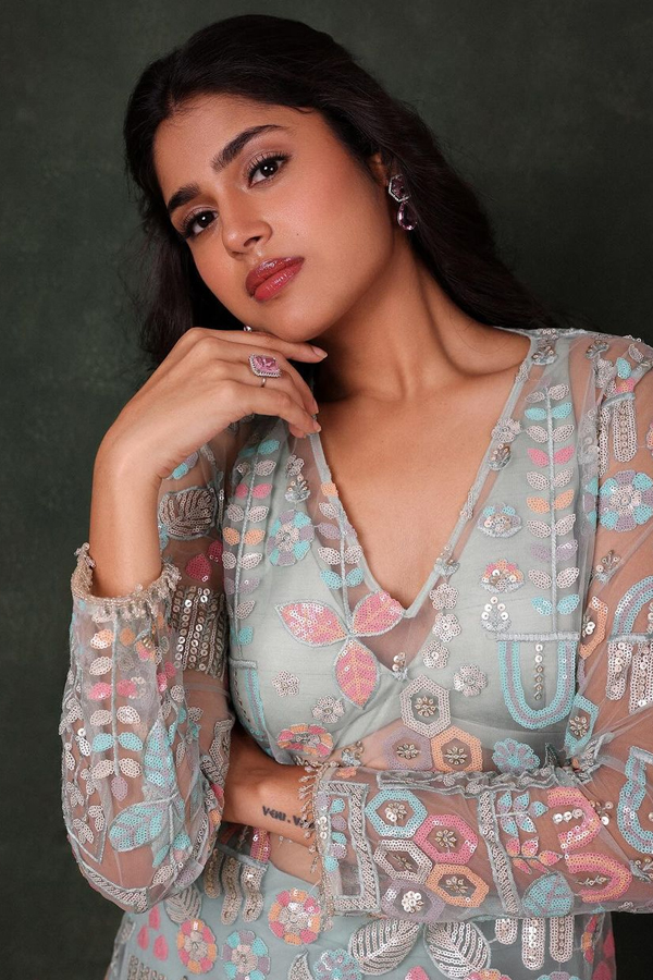 Faria-Abdullah-stylish-looks_209.jpg 8