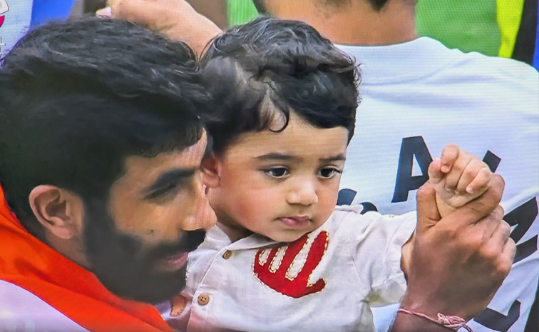 Narendramodi_20Adorable_20moment_20with_20Jasprit_20Bumrah_20son_20goes_20viral_20Photos_20_288_29.jpg 9