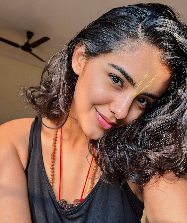 Actress_20Malavika_20Sharma_20hot_20photos__20_283_29.jpg 3