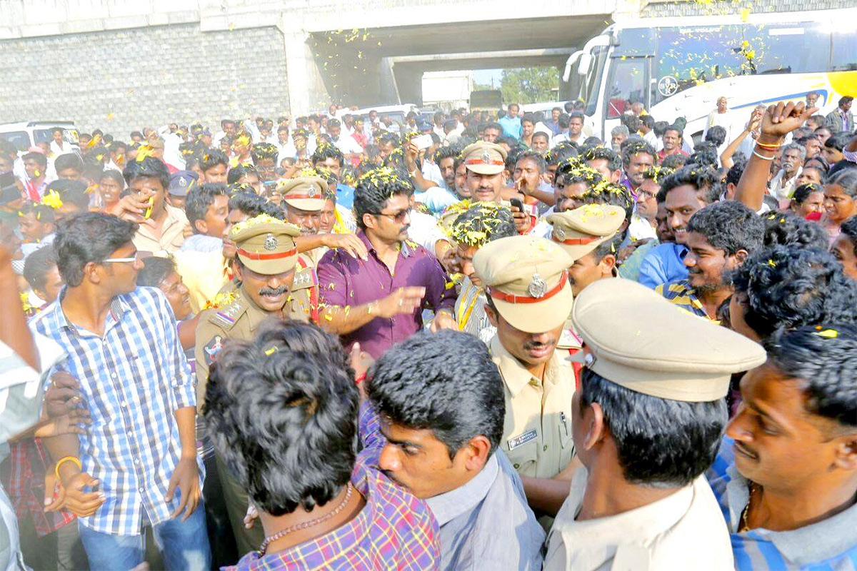 Happy_20Birthday_20Nandamuri_20Kalyan_20Ram_20Photos__20_2829_29.jpg 29
