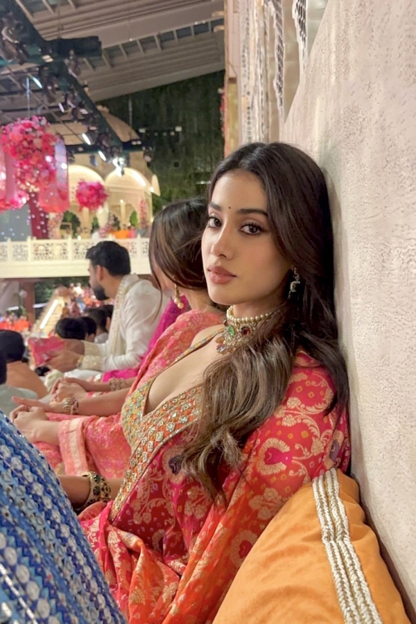 Janhvi-Kapoor-5.jpg 6