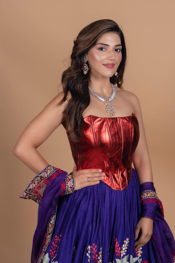 Mehreen-Pirzada-10.jpg 11