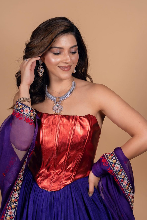 Mehreen-Pirzada-7.jpg 8