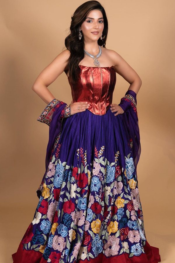Mehreen-Pirzada-9.jpg 10
