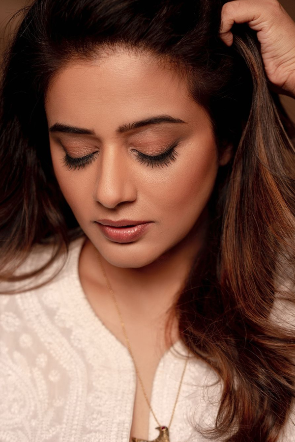 Priya-Mani-Raj-3.jpg 4