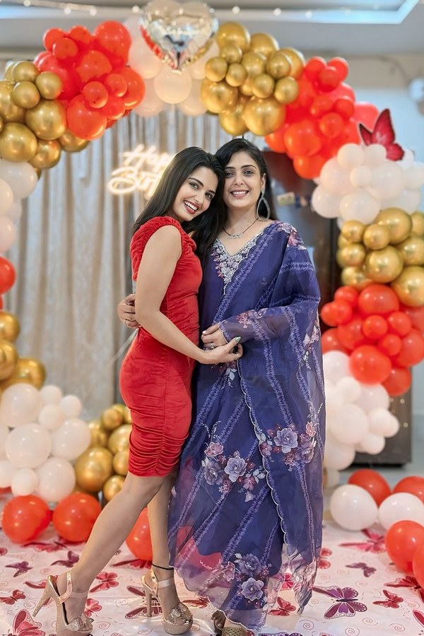 Priyanka-M-Jain-8_4.jpg 9