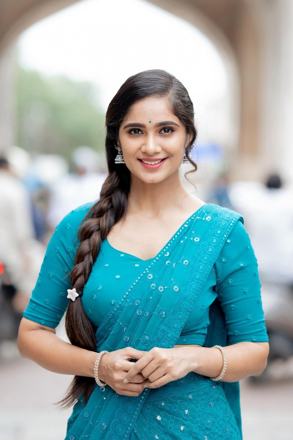 Tejaswini-Gowda-5_0.jpg 6