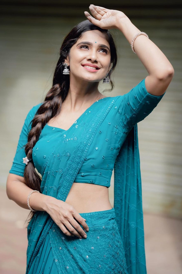 Tejaswini-Gowda-9_0.jpg 10
