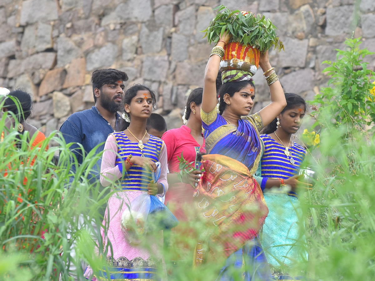 Telangana_20Bonalu_202024_20Start_20Photos_7.jpg 7
