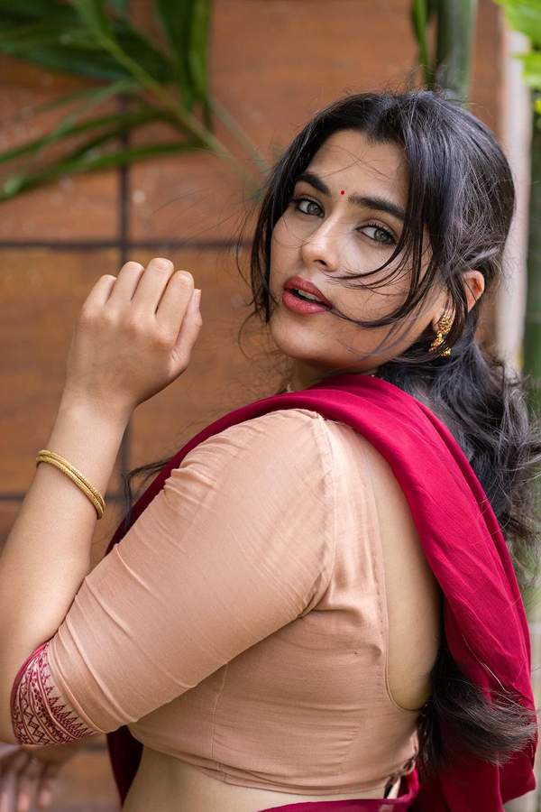 Kavya-Kalyanram-2.jpg 3
