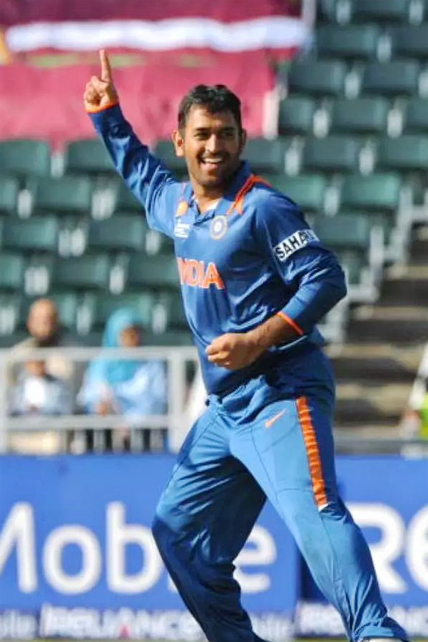 MS_20Dhoni_20Happy_20Birthday_20Special_20Photos_20_2818_29.jpg 19