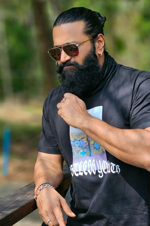 Rishab-Shetty-2.jpg 3